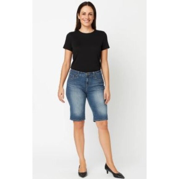 Style & Co Size 18 Distressed Embroidered Jean Bermuda Shorts Casual Pockets - Picture 1 of 7